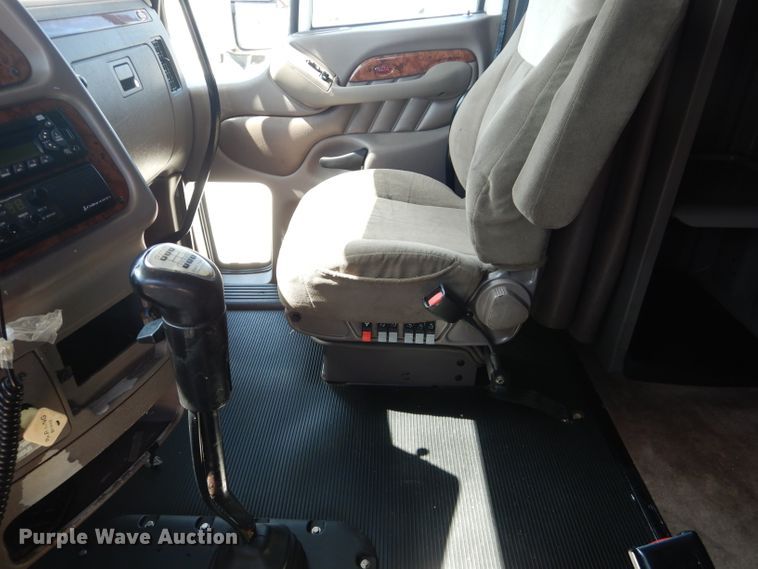 image for item HC9062 2009 Peterbilt 387  semi truck