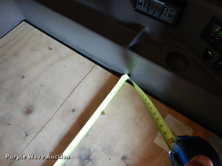 image for item HC9062 2009 Peterbilt 387  semi truck