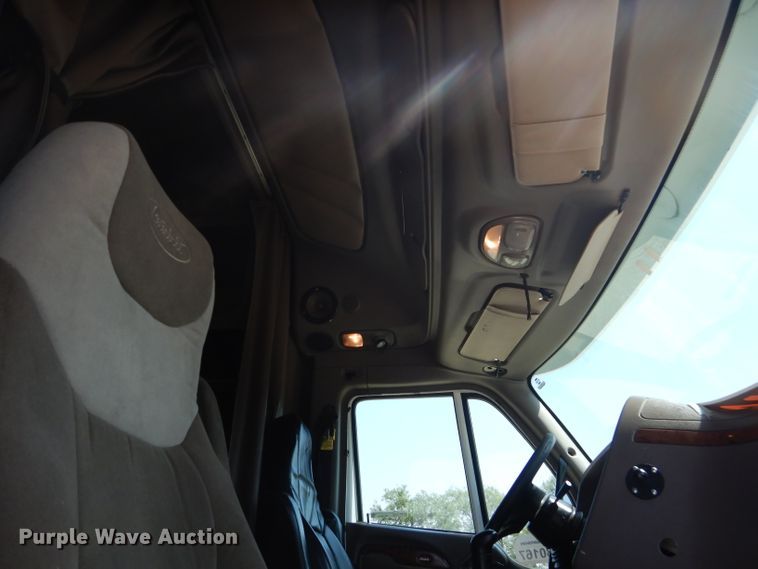 image for item HC9062 2009 Peterbilt 387  semi truck