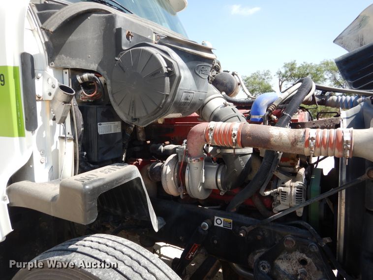 image for item HC9062 2009 Peterbilt 387  semi truck