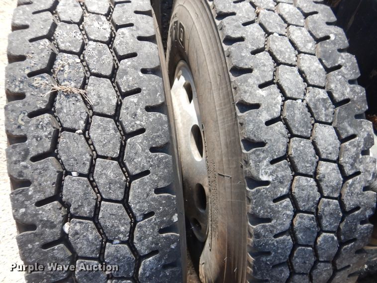 image for item HC9062 2009 Peterbilt 387  semi truck