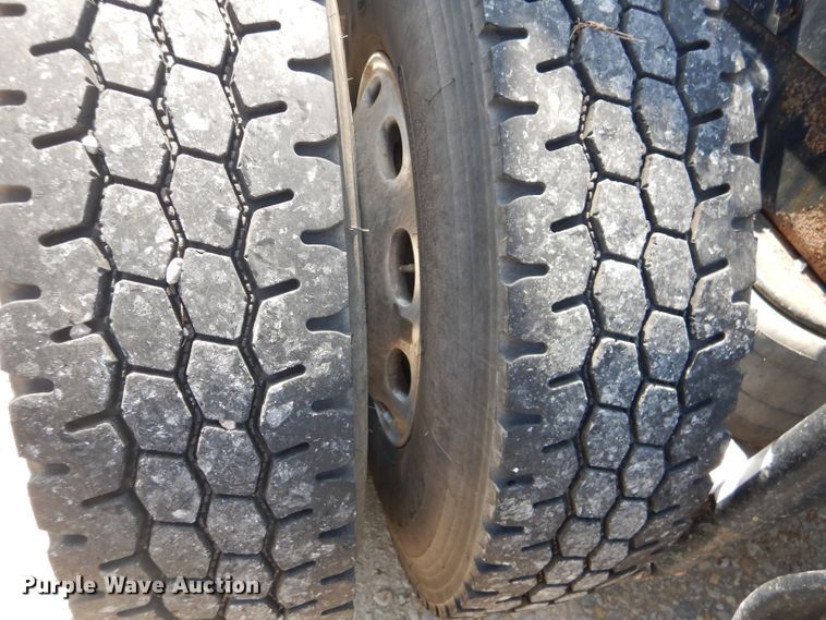 image for item HC9062 2009 Peterbilt 387  semi truck