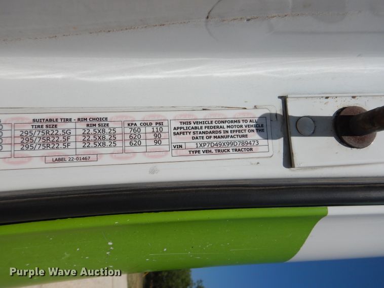 image for item HC9062 2009 Peterbilt 387  semi truck