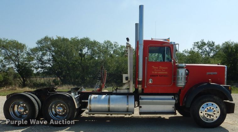 image for item HC9064 1985 Kenworth  wemi truck