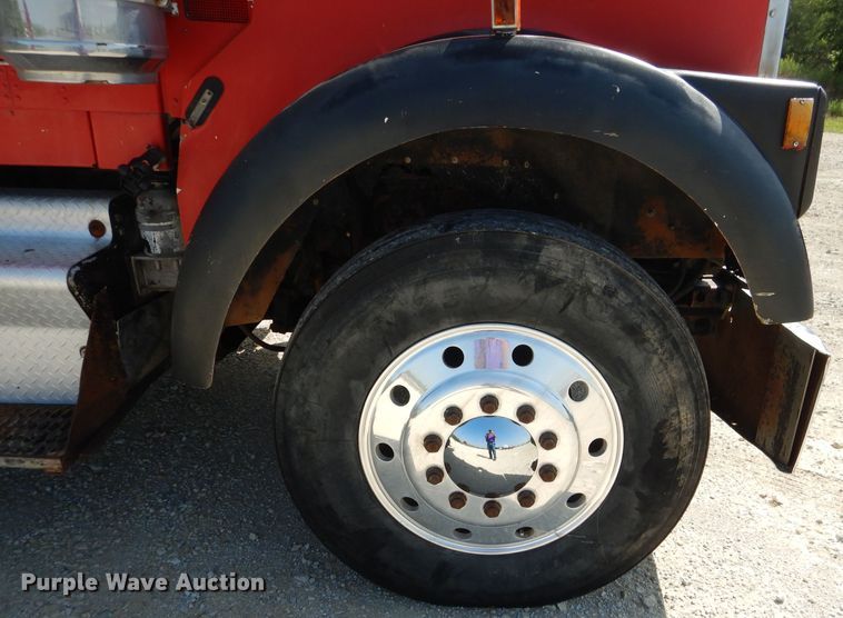 image for item HC9064 1985 Kenworth  wemi truck