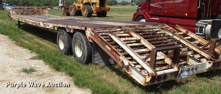 image for item HC9066 1977 Lufkin EXT-60 drop deck equipment trailer