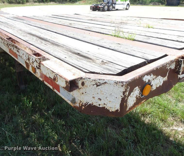 image for item HC9066 1977 Lufkin EXT-60 drop deck equipment trailer