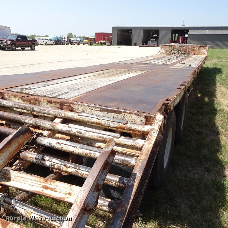 image for item HC9066 1977 Lufkin EXT-60 drop deck equipment trailer