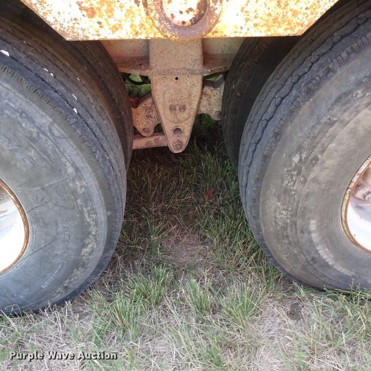 image for item HC9066 1977 Lufkin EXT-60 drop deck equipment trailer