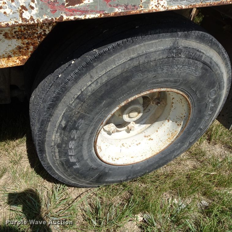 image for item HC9066 1977 Lufkin EXT-60 drop deck equipment trailer