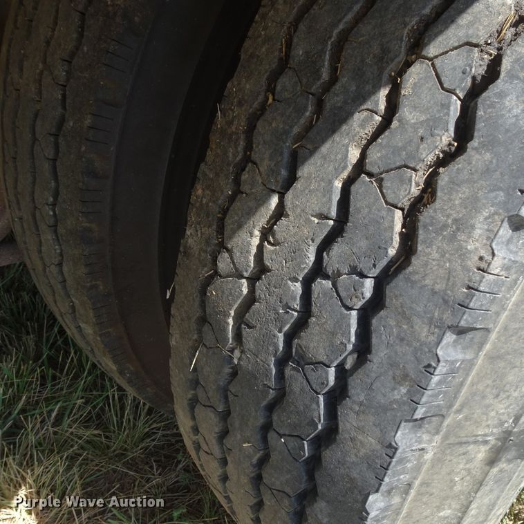 image for item HC9066 1977 Lufkin EXT-60 drop deck equipment trailer