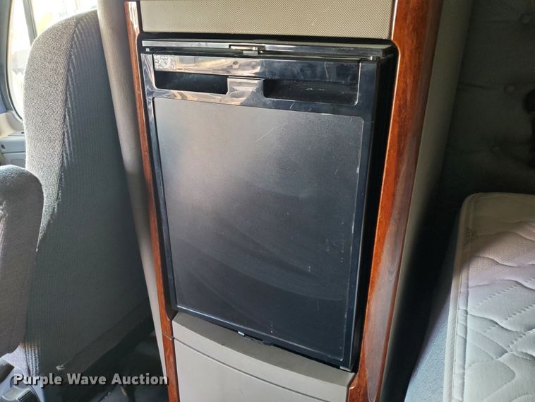 image for item HK9121 2013 Freightliner Cascadia  semi truck