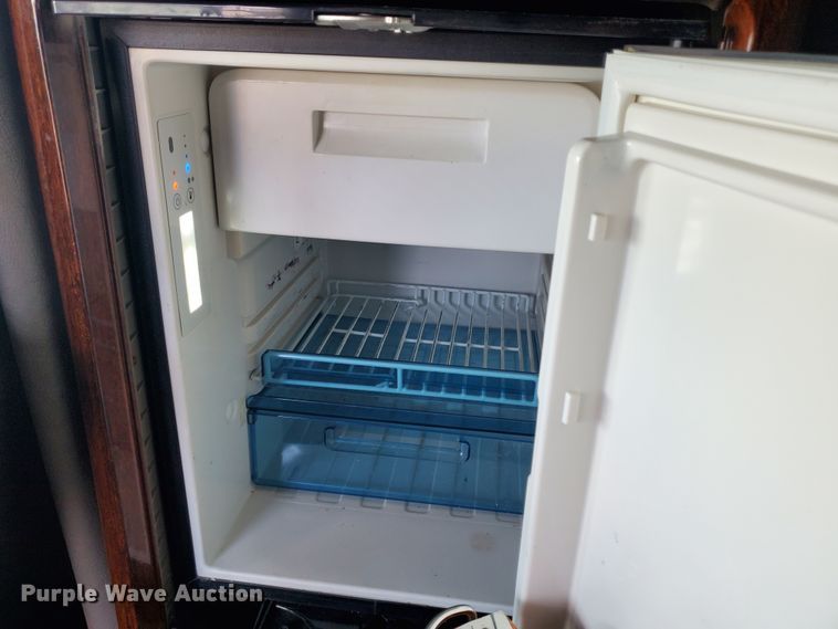 image for item HK9121 2013 Freightliner Cascadia  semi truck