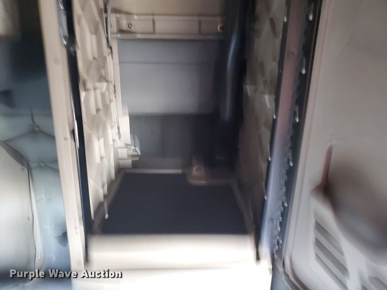 image for item HK9121 2013 Freightliner Cascadia  semi truck