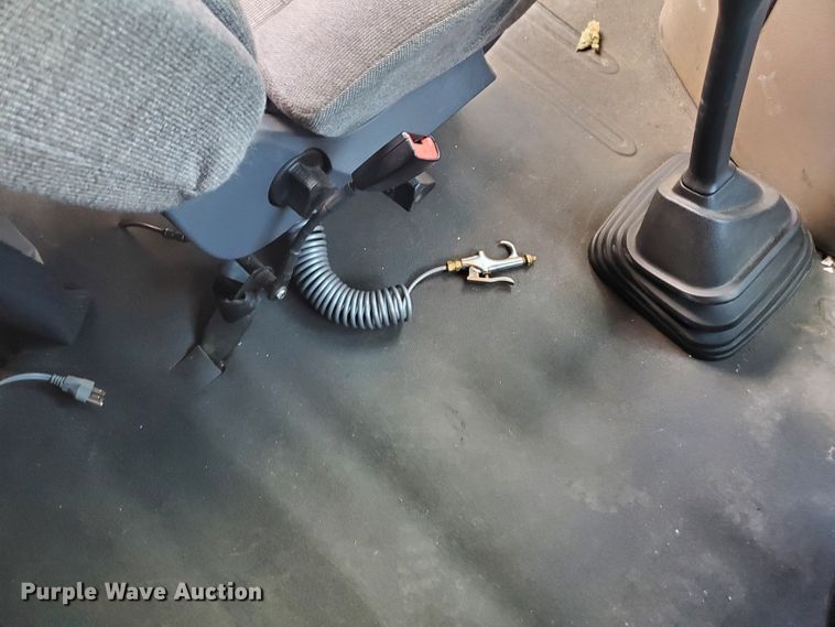 image for item HK9121 2013 Freightliner Cascadia  semi truck