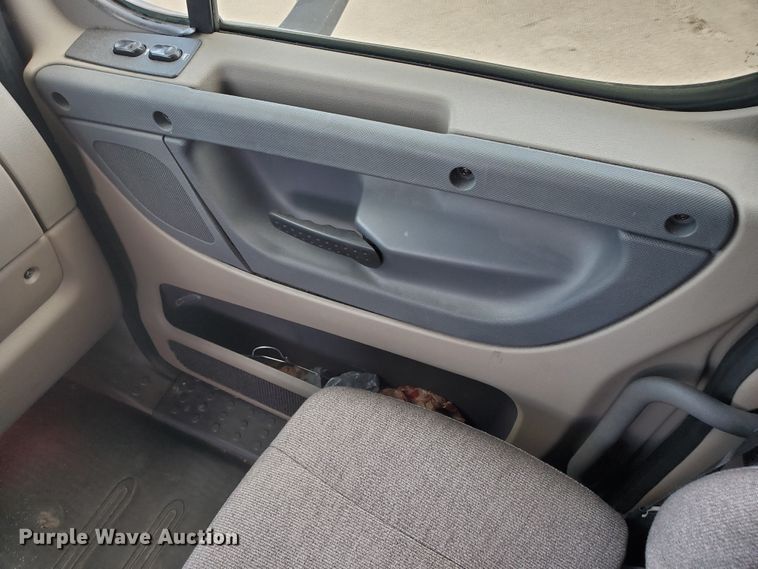 image for item HK9121 2013 Freightliner Cascadia  semi truck