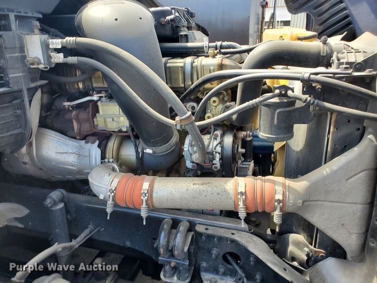 image for item HK9121 2013 Freightliner Cascadia  semi truck