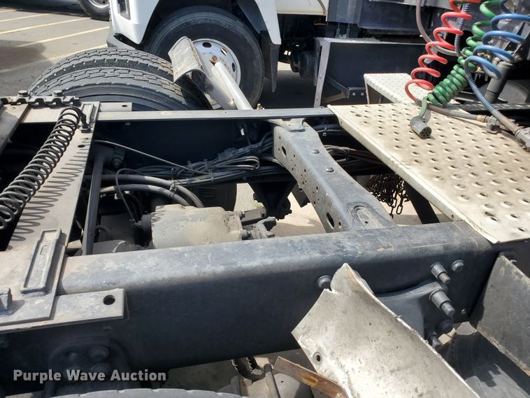 image for item HK9121 2013 Freightliner Cascadia  semi truck