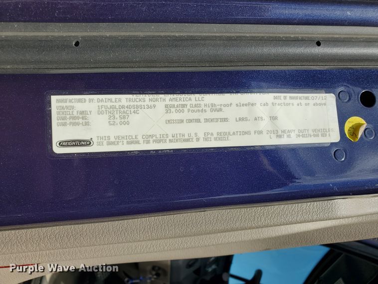 image for item HK9121 2013 Freightliner Cascadia  semi truck