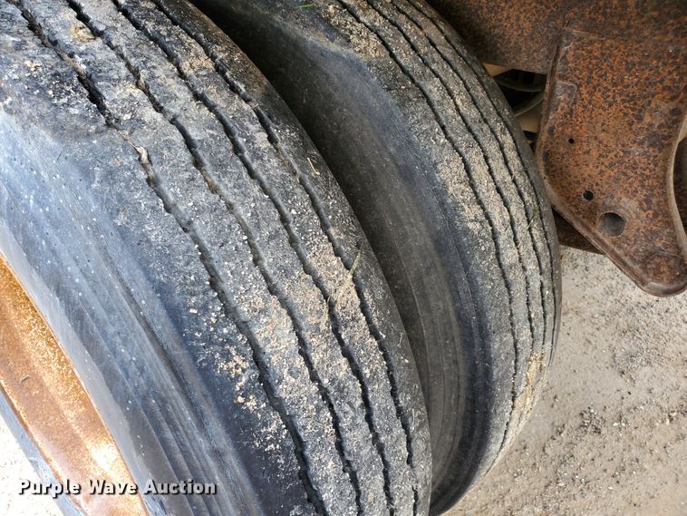 image for item HK9215 1997 Wilkens OK2LA22NCOYG walking floor trailer