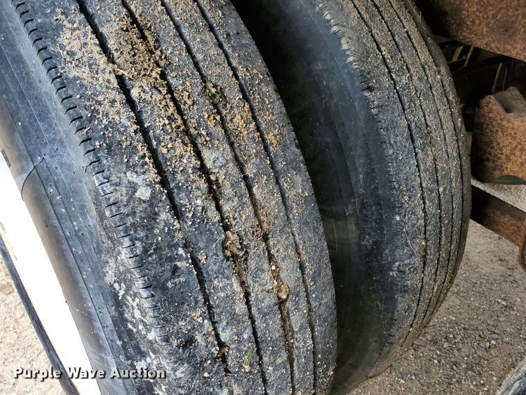 image for item HK9215 1997 Wilkens OK2LA22NCOYG walking floor trailer