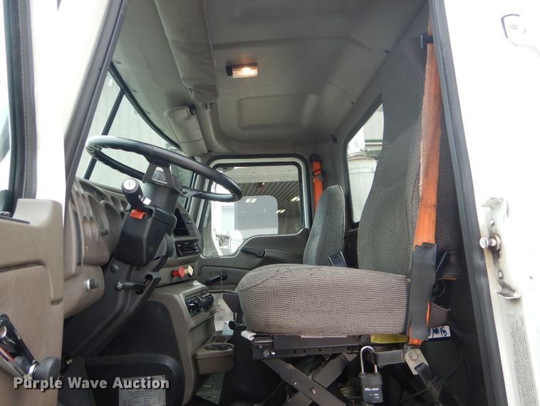 image for item HM9508 2007 Mack CXN612  semi truck