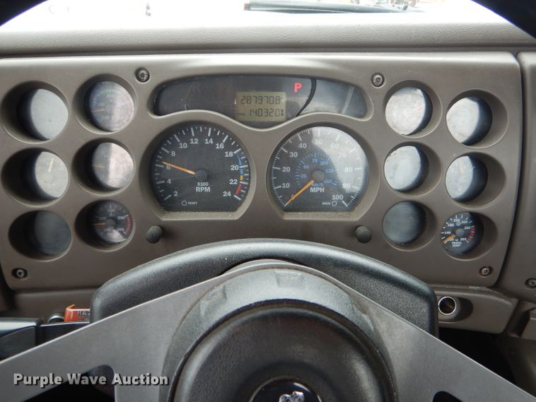 image for item HM9508 2007 Mack CXN612  semi truck