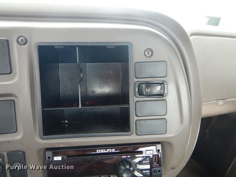 image for item HM9508 2007 Mack CXN612  semi truck