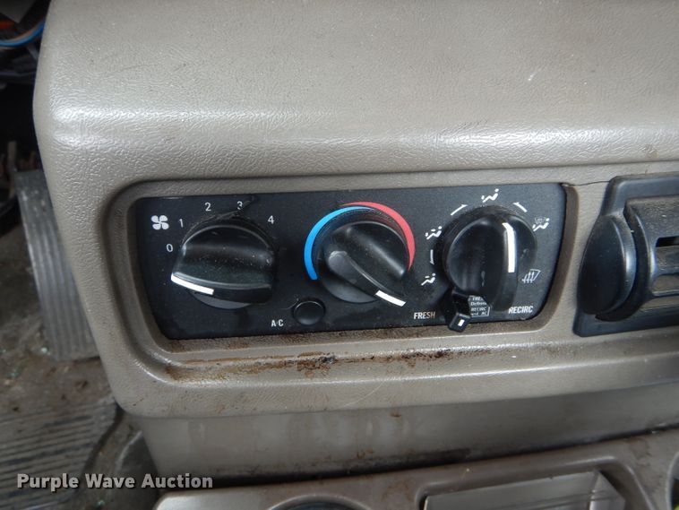 image for item HM9508 2007 Mack CXN612  semi truck