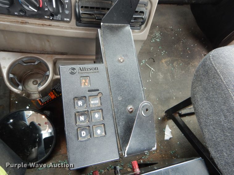 image for item HM9508 2007 Mack CXN612  semi truck