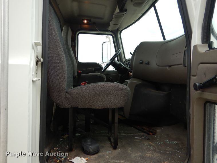 image for item HM9508 2007 Mack CXN612  semi truck