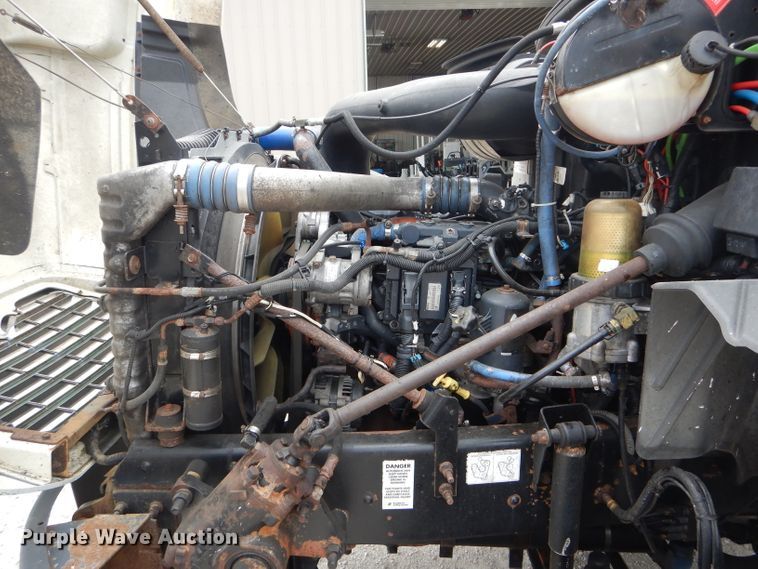 image for item HM9508 2007 Mack CXN612  semi truck