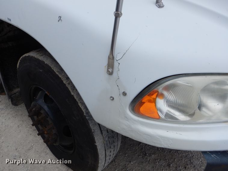 image for item HM9508 2007 Mack CXN612  semi truck