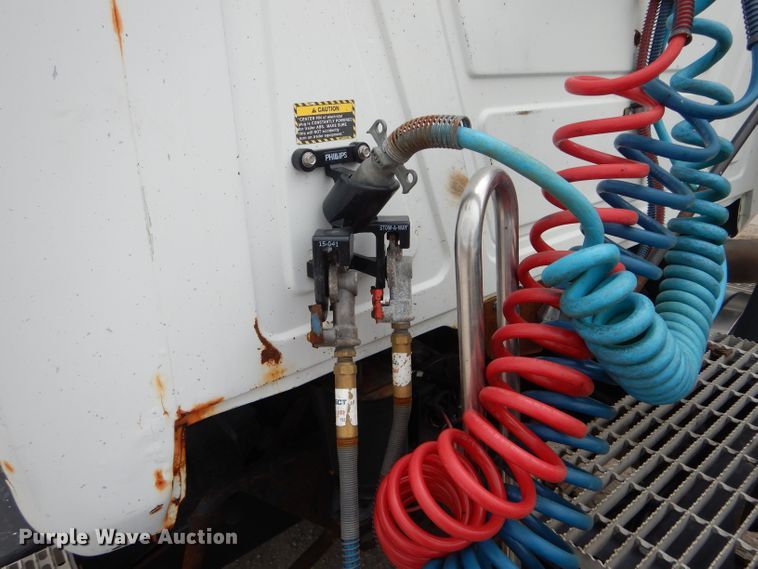 image for item HM9508 2007 Mack CXN612  semi truck