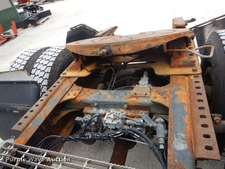 image for item HM9508 2007 Mack CXN612  semi truck