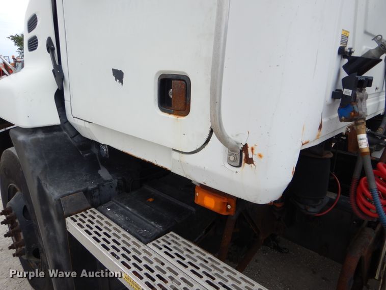 image for item HM9508 2007 Mack CXN612  semi truck