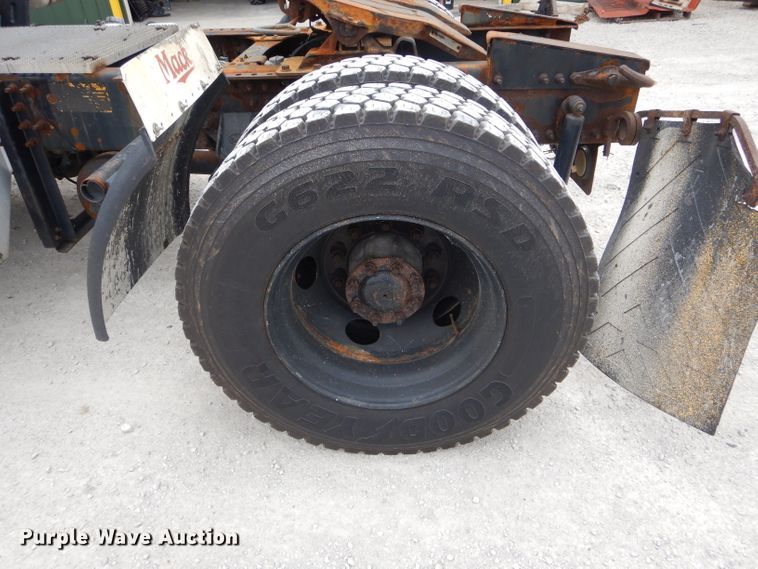 image for item HM9508 2007 Mack CXN612  semi truck