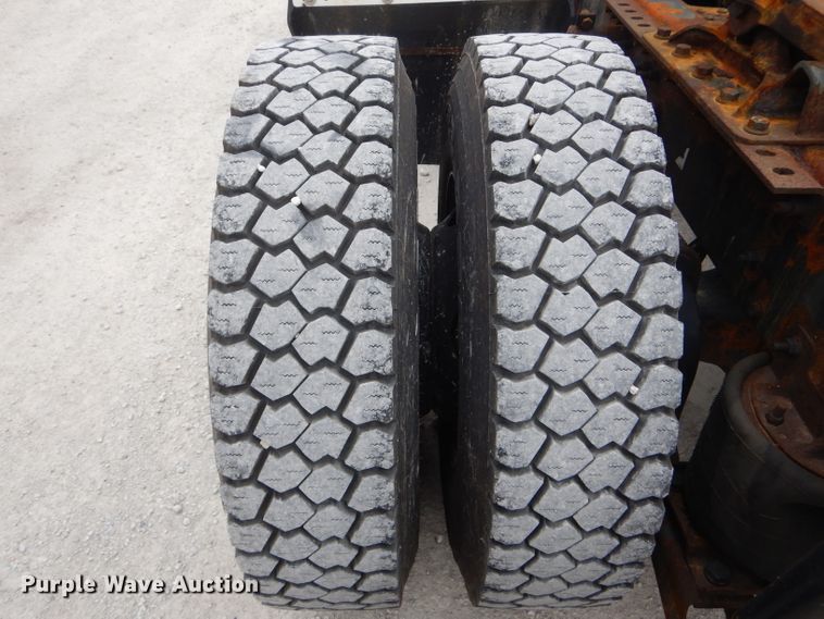 image for item HM9508 2007 Mack CXN612  semi truck