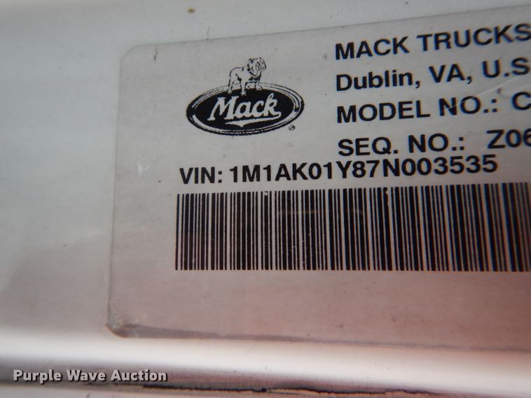 image for item HM9508 2007 Mack CXN612  semi truck