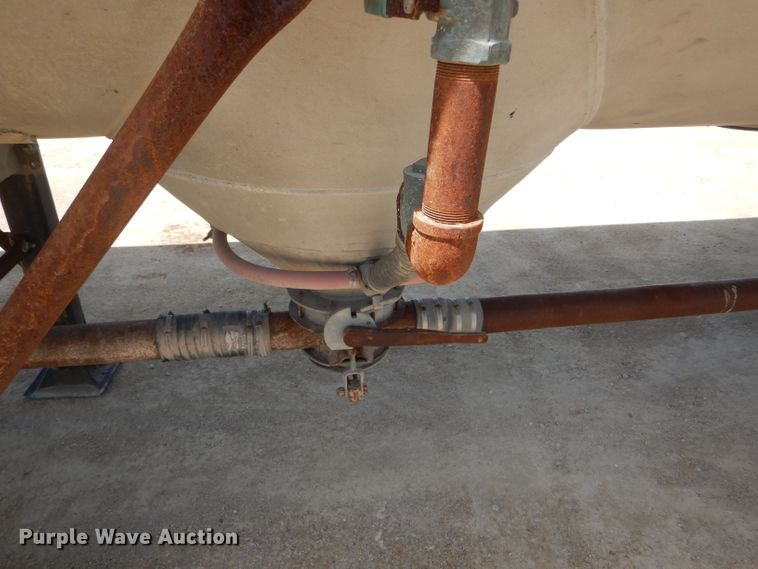 image for item HM9624 1970 Beall Pipe and Tank 207 tank trailer