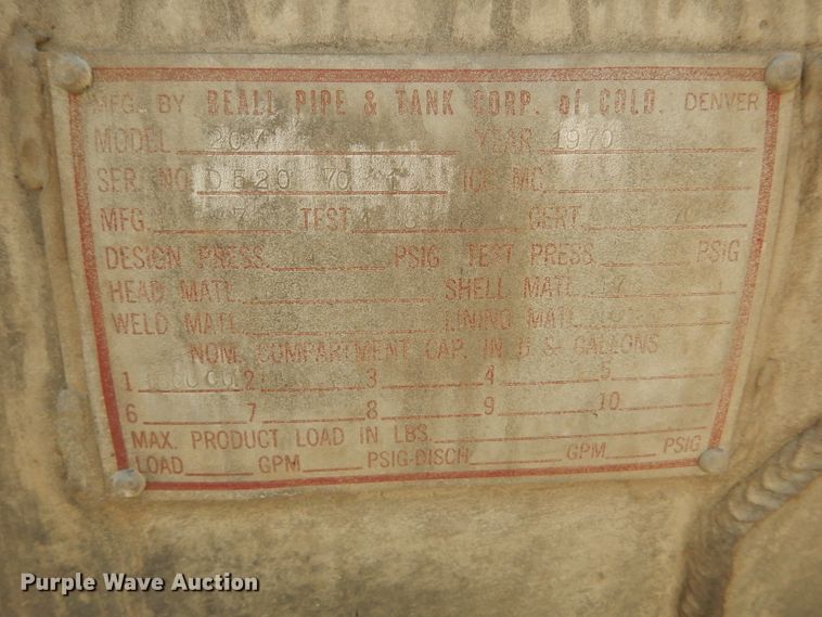 image for item HM9624 1970 Beall Pipe and Tank 207 tank trailer