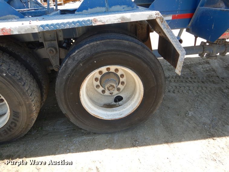 image for item HM9625 1982 J&L 3372 pneumatic dry bulk trailer