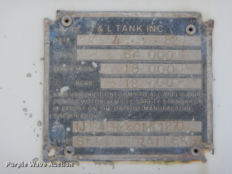 image for item HM9625 1982 J&L 3372 pneumatic dry bulk trailer