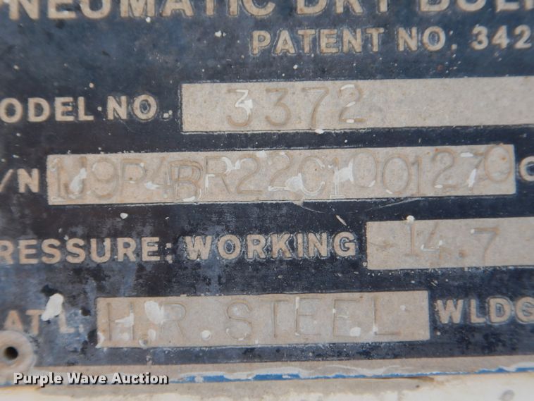 image for item HM9625 1982 J&L 3372 pneumatic dry bulk trailer