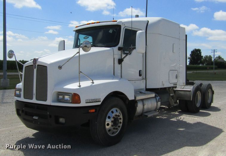 image for item HM9705 2007 Kenworth T600  semi truck