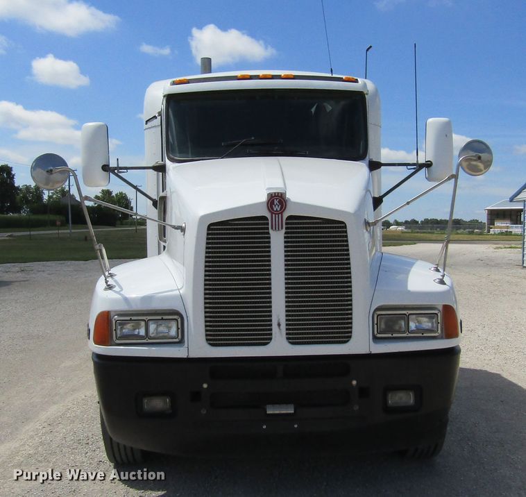 image for item HM9705 2007 Kenworth T600  semi truck