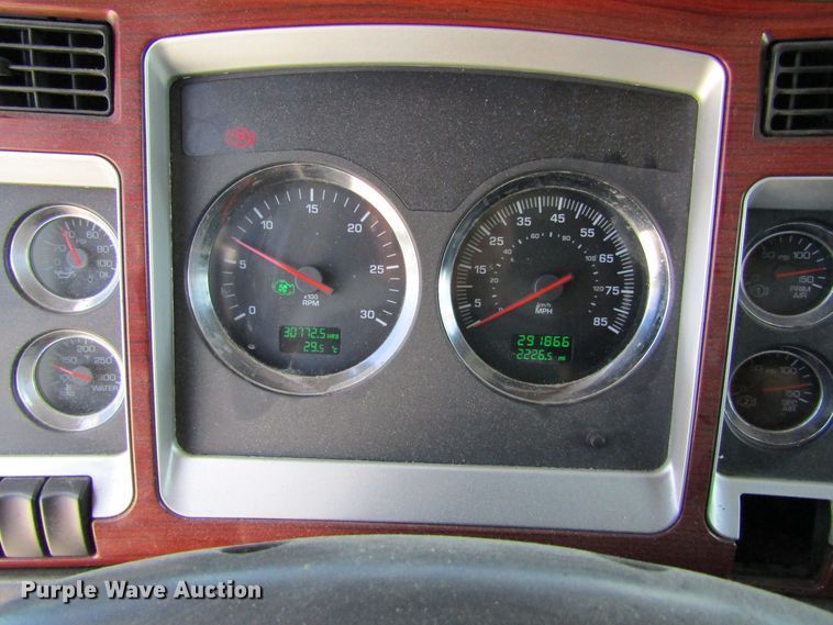 image for item HM9705 2007 Kenworth T600  semi truck