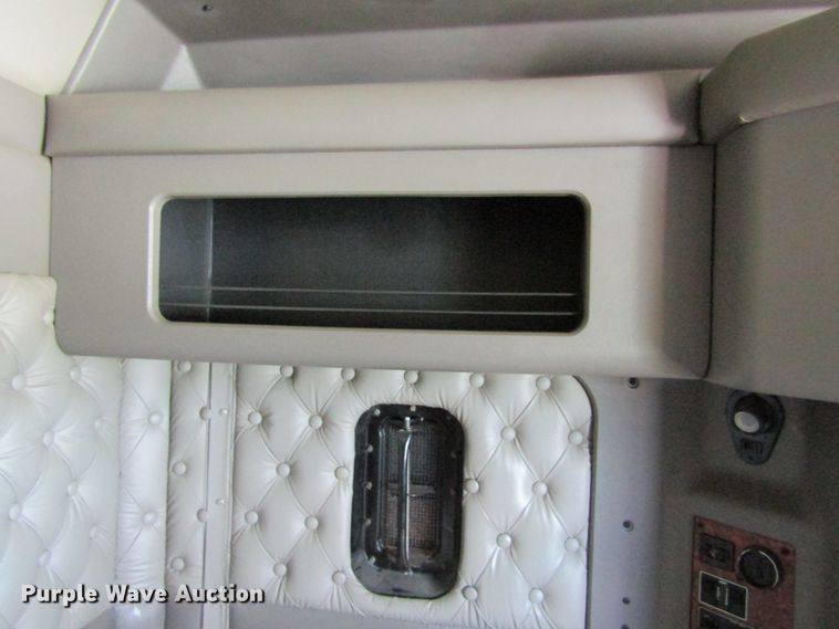 image for item HM9705 2007 Kenworth T600  semi truck