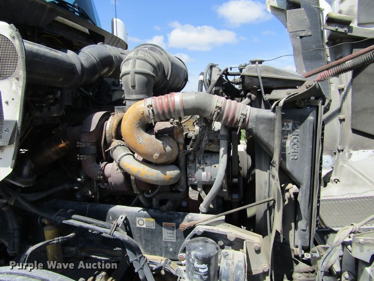 image for item HM9705 2007 Kenworth T600  semi truck