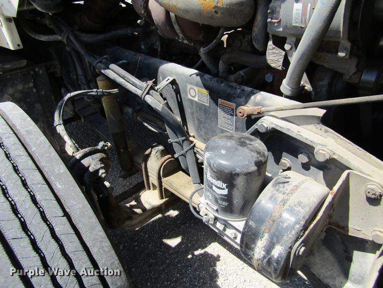 image for item HM9705 2007 Kenworth T600  semi truck